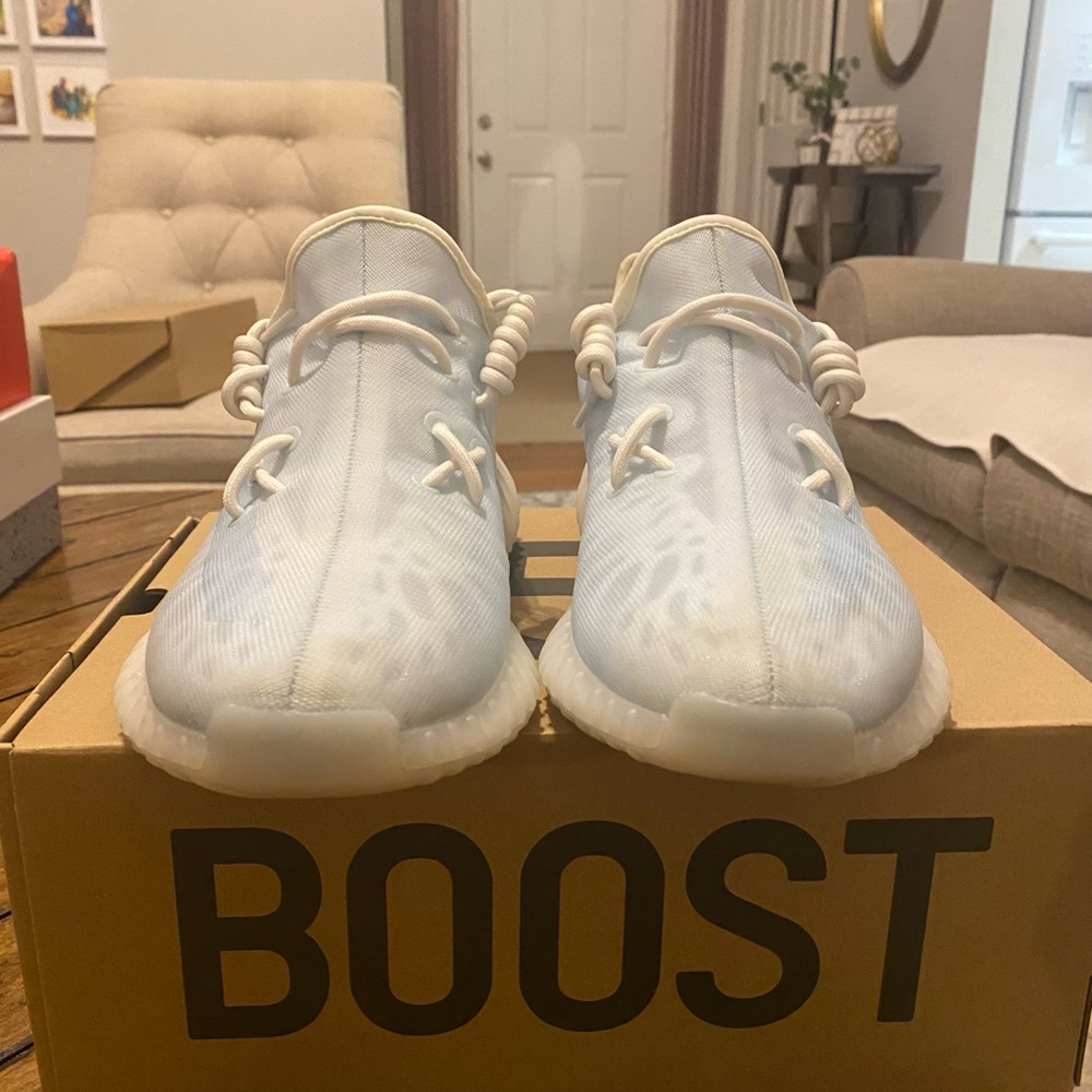YEEZY BOOST 350 V2 - Picture 3 of 3